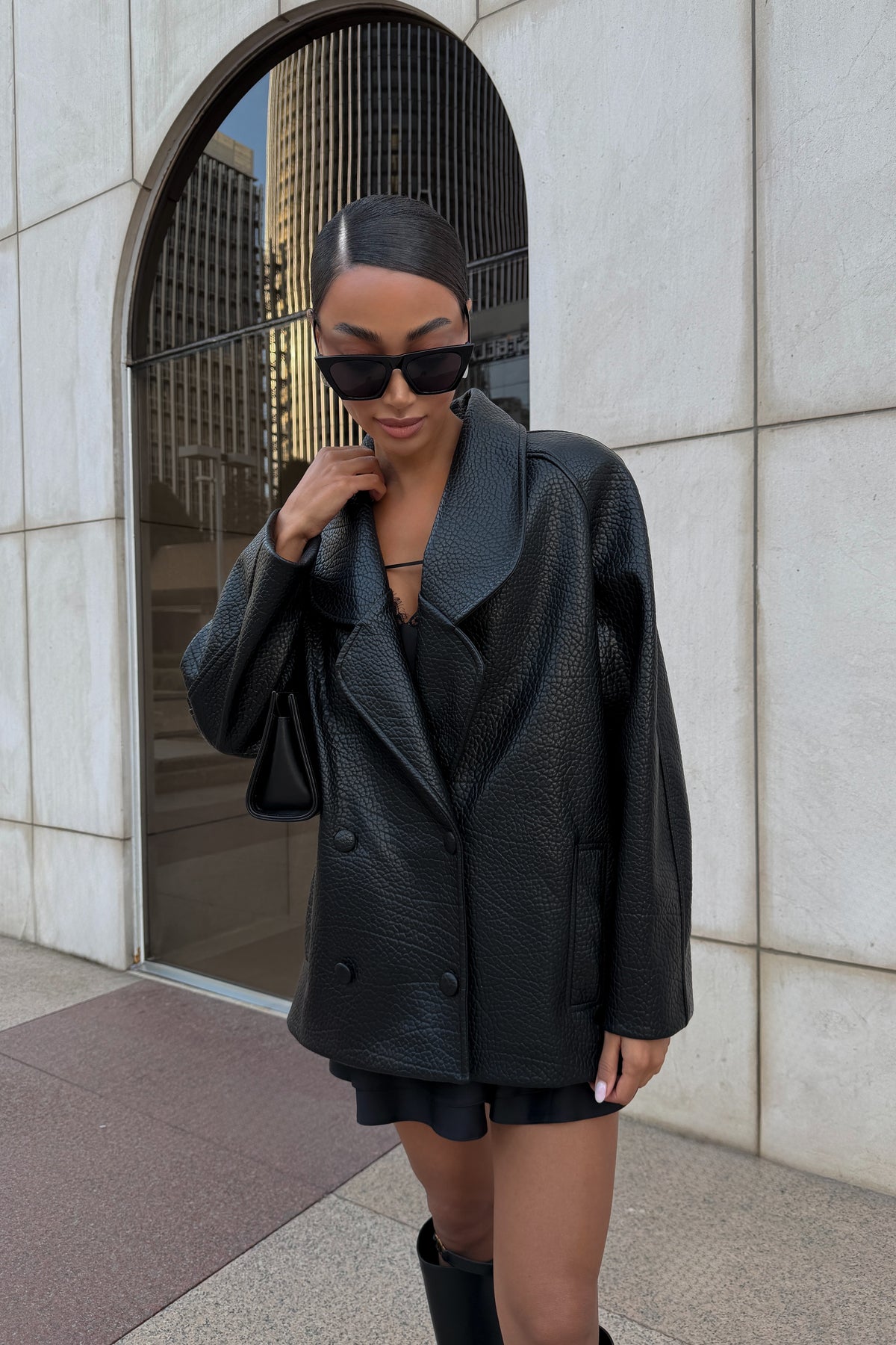 BLAZER OVERSIZED NERO TEXTURIZZATO EFFETTO PELLE