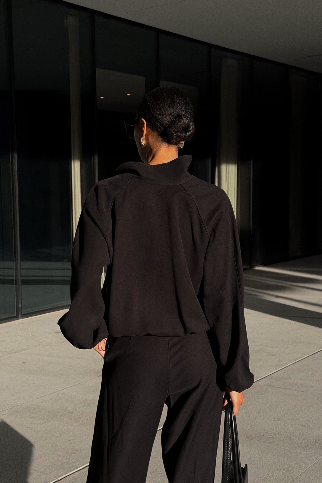 BLACK CUPRO BLOUSE WITH OPEN COLLAR