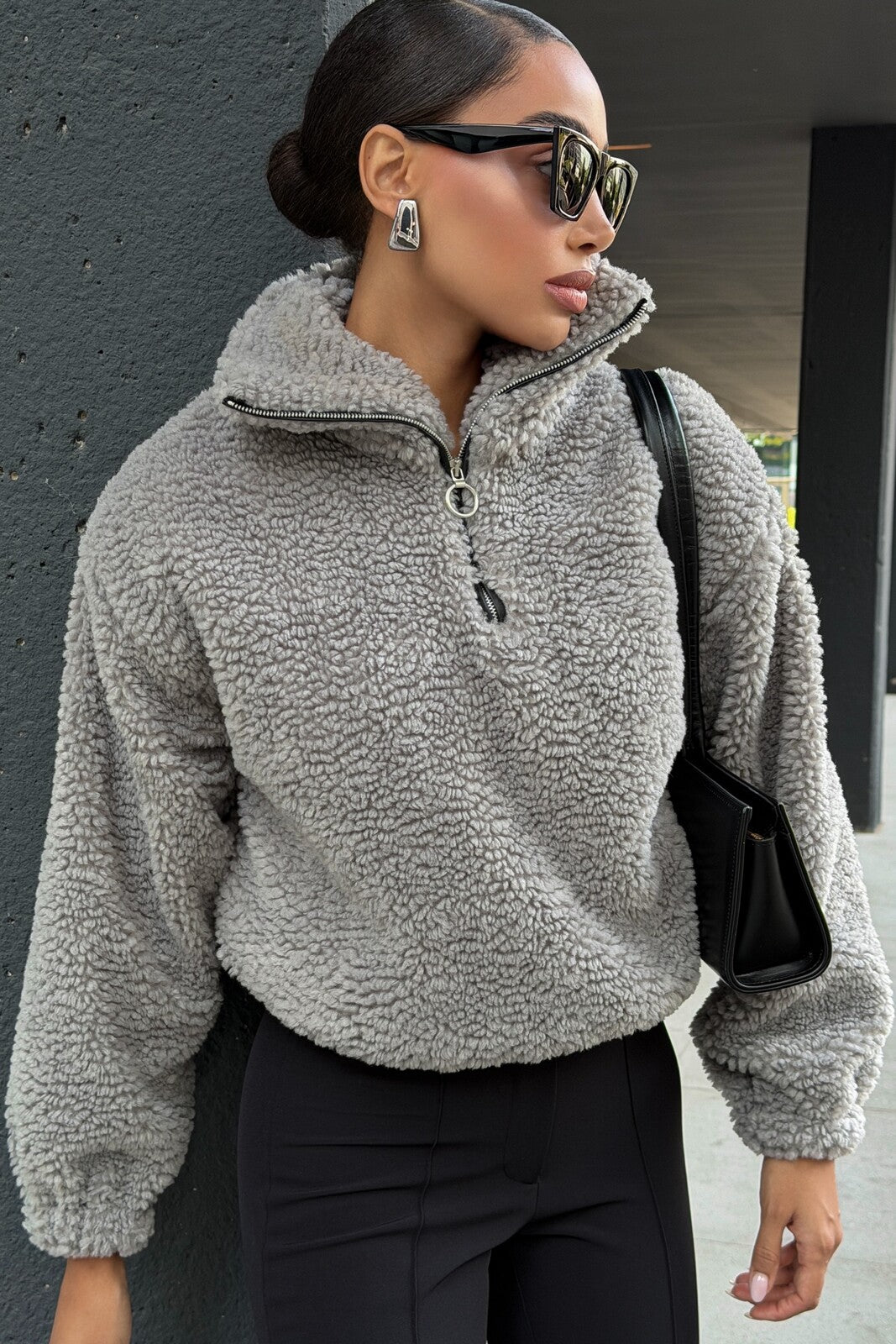 CAMISOLA CINZA EM PELO