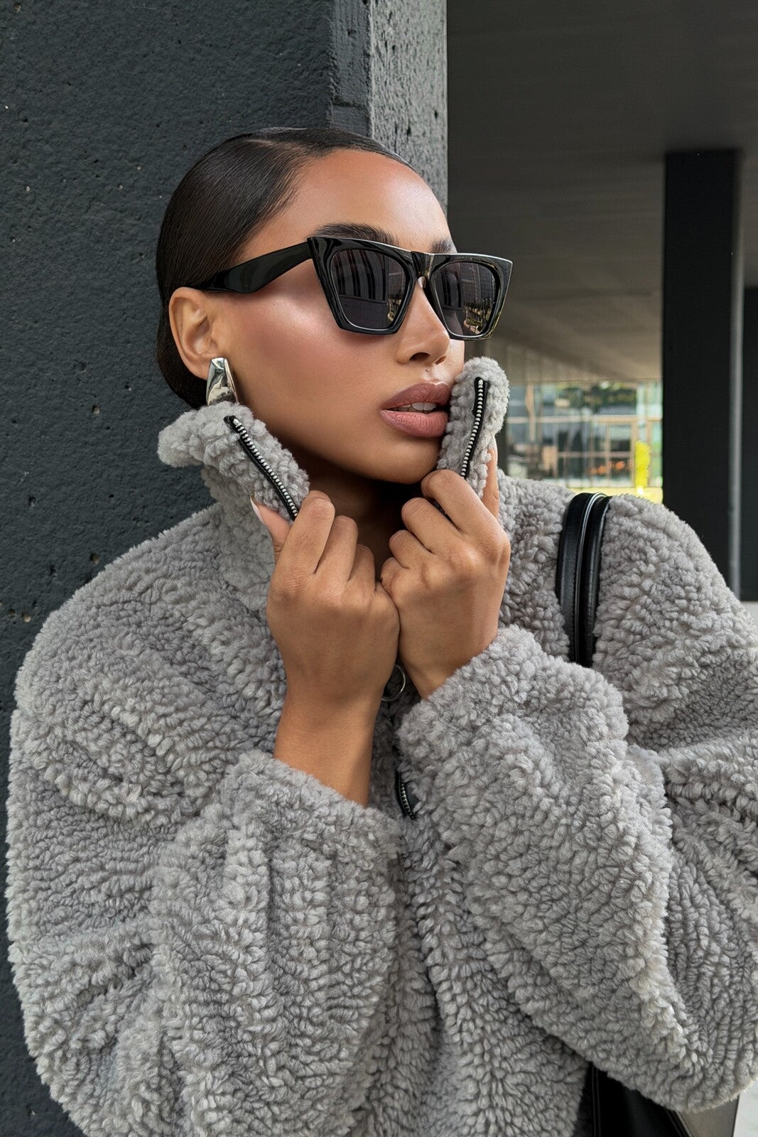 CAMISOLA CINZA EM PELO