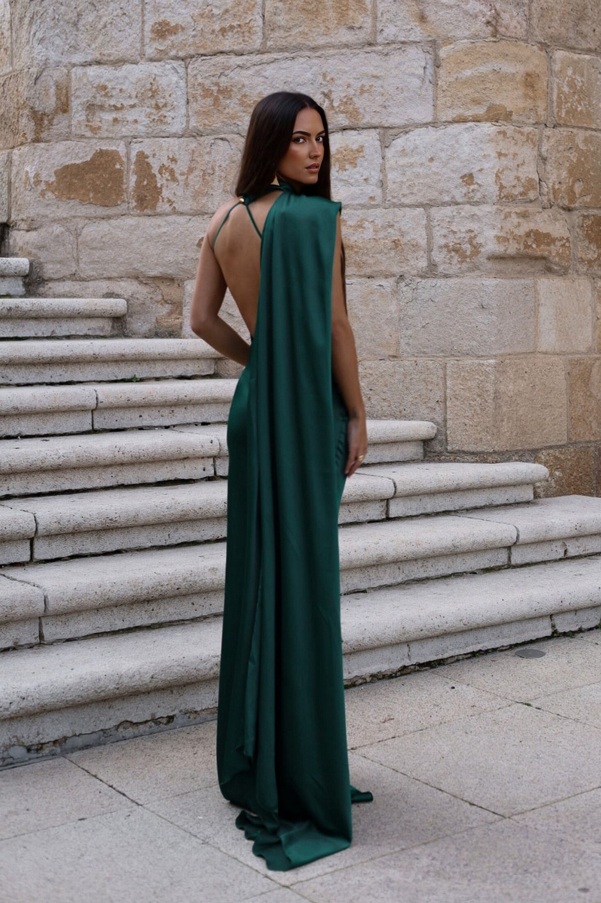 ROBE LONGUE AVEC CAPE VERT BOUTEILLE