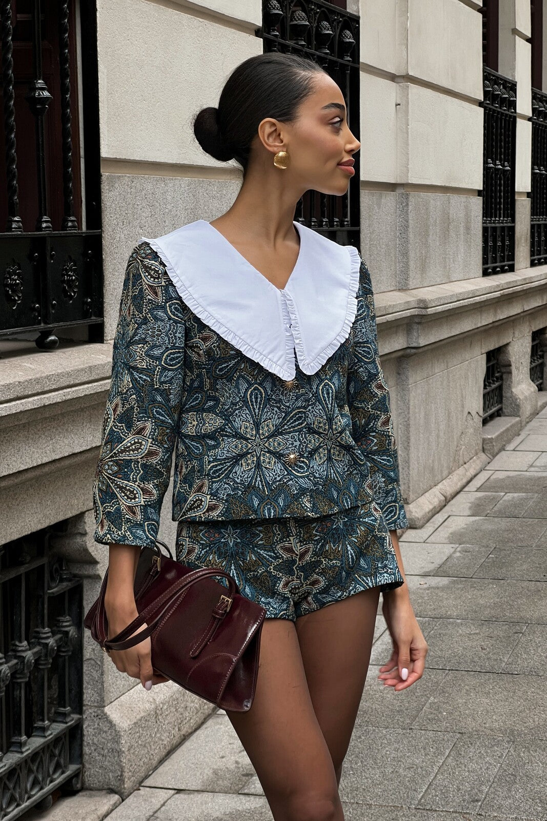 BLUSA ÉTNICA AZUL CON CUELLO BLANCO