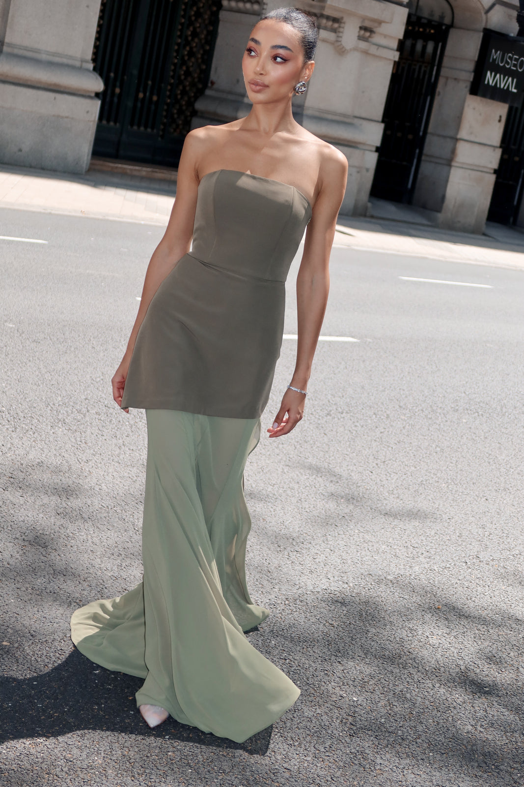 VESTIDO VERDE MILITAR CON ENCAJE