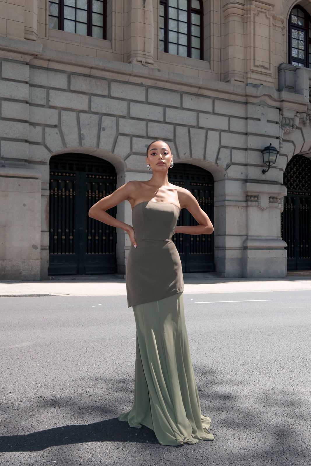 VESTIDO VERDE MILITAR CON ENCAJE