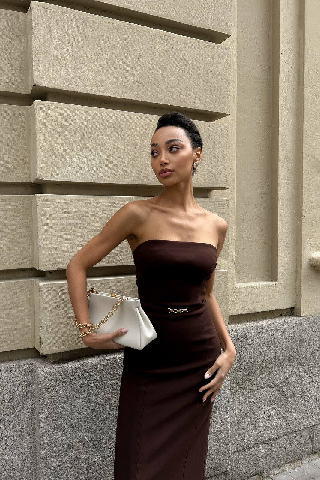 BROWN STRAPLESS MIDI DRESS