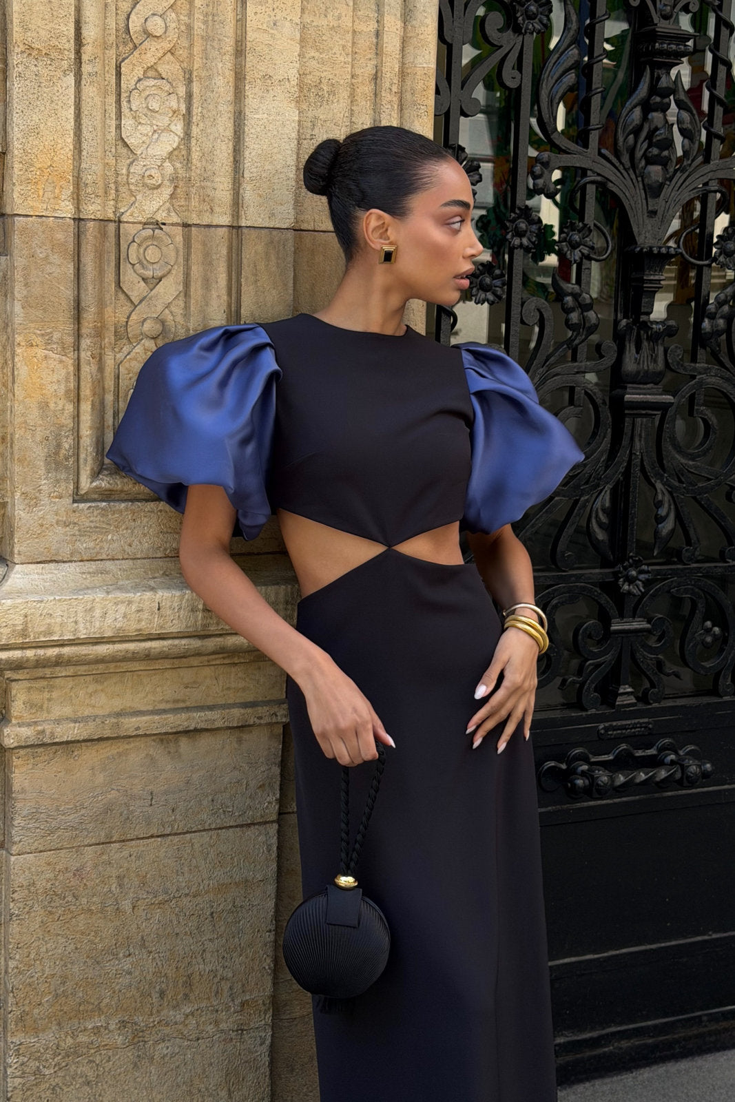 BLACK DRESS WITH BLUE BALLOON SLEEVES