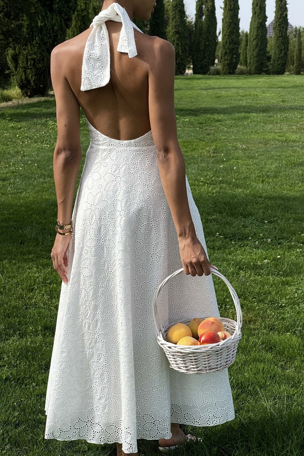 VESTIDO BLANCO BORDADO INGLÉS CON FLORES