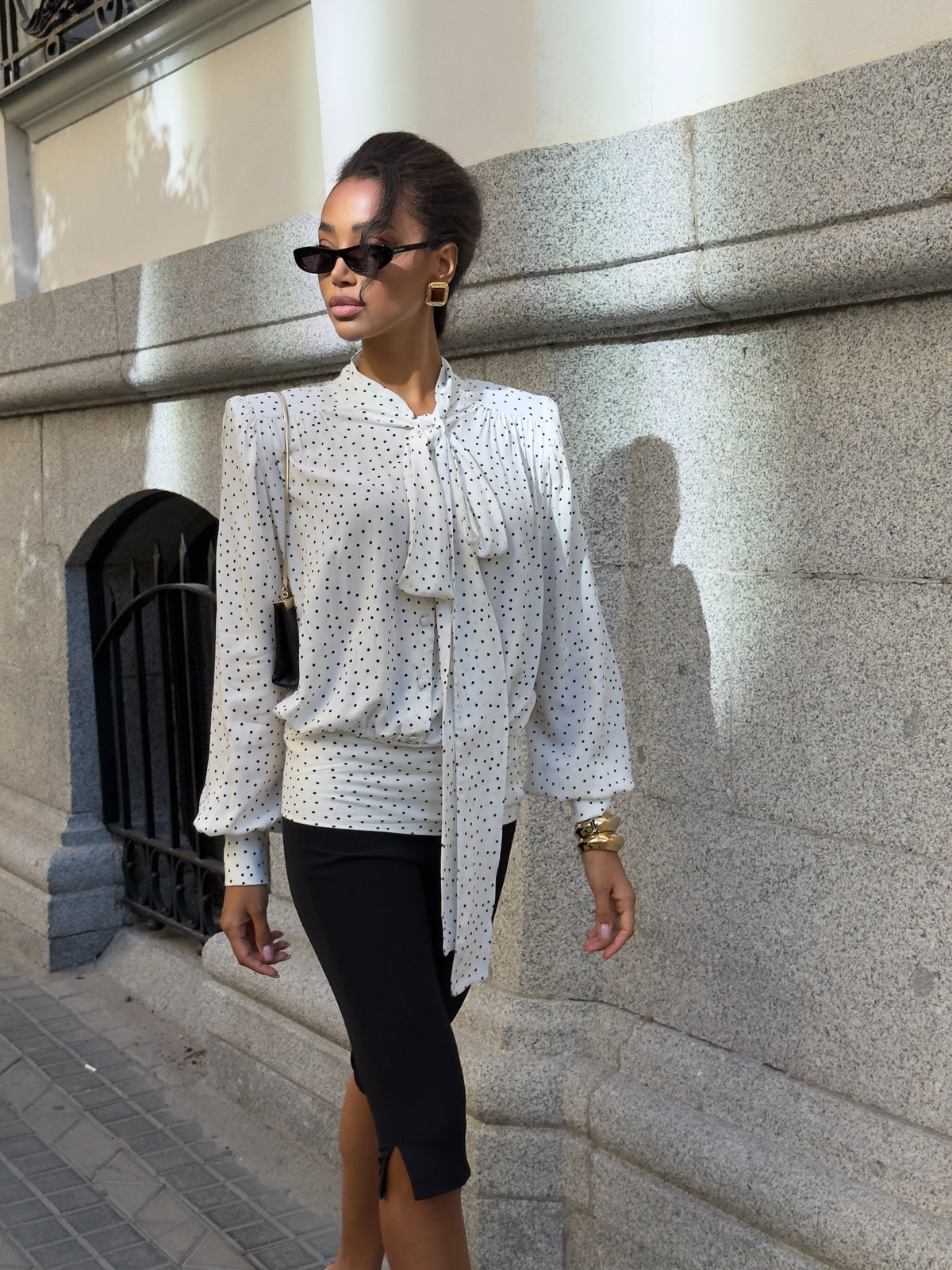 BLUSA LAÇO POÁS BRANCA