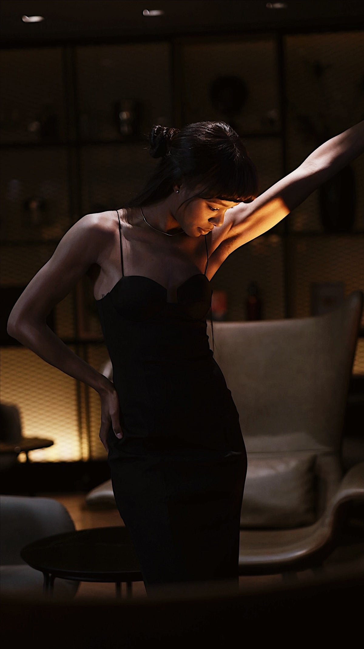 ROBE MIDI NOIRE AJUSTÉE