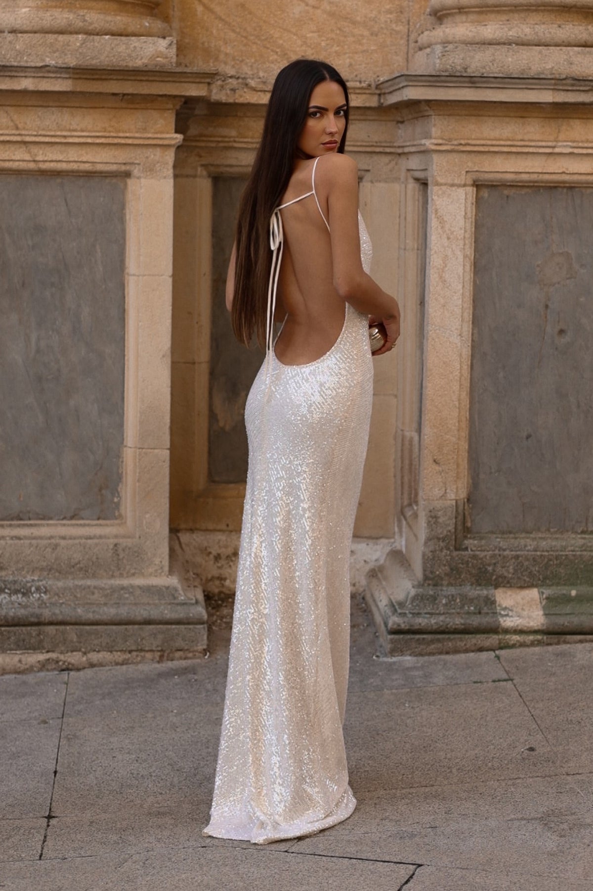 ROBE EN PERLES ET PAILLETTES
