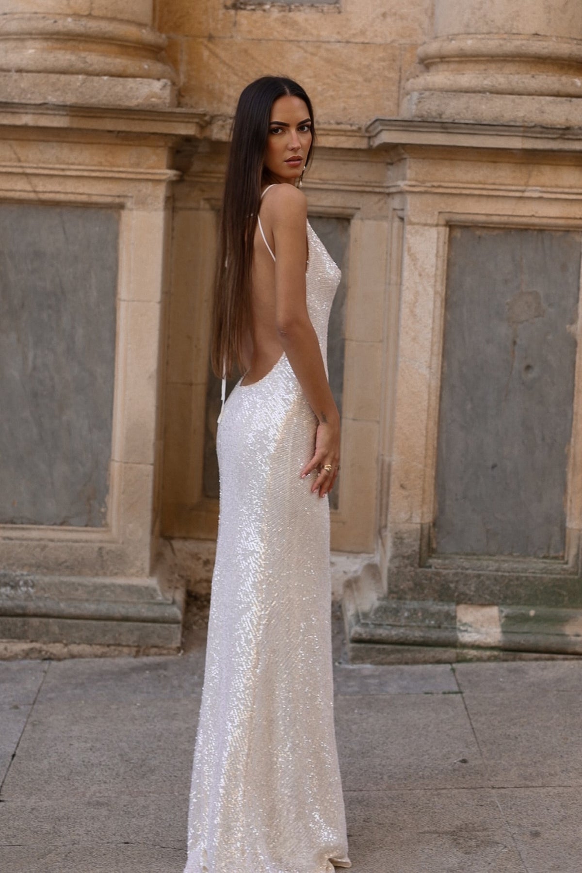 ROBE EN PERLES ET PAILLETTES