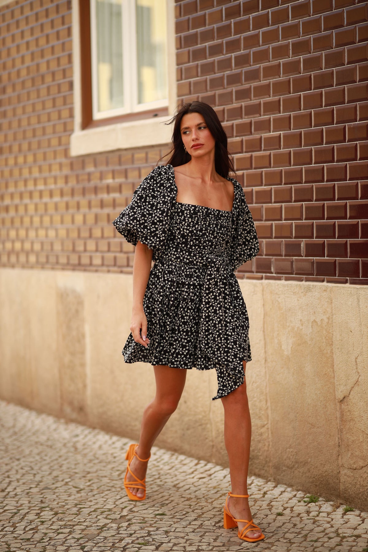 SHORT BLACK DRESS WITH FLOWER PRINT