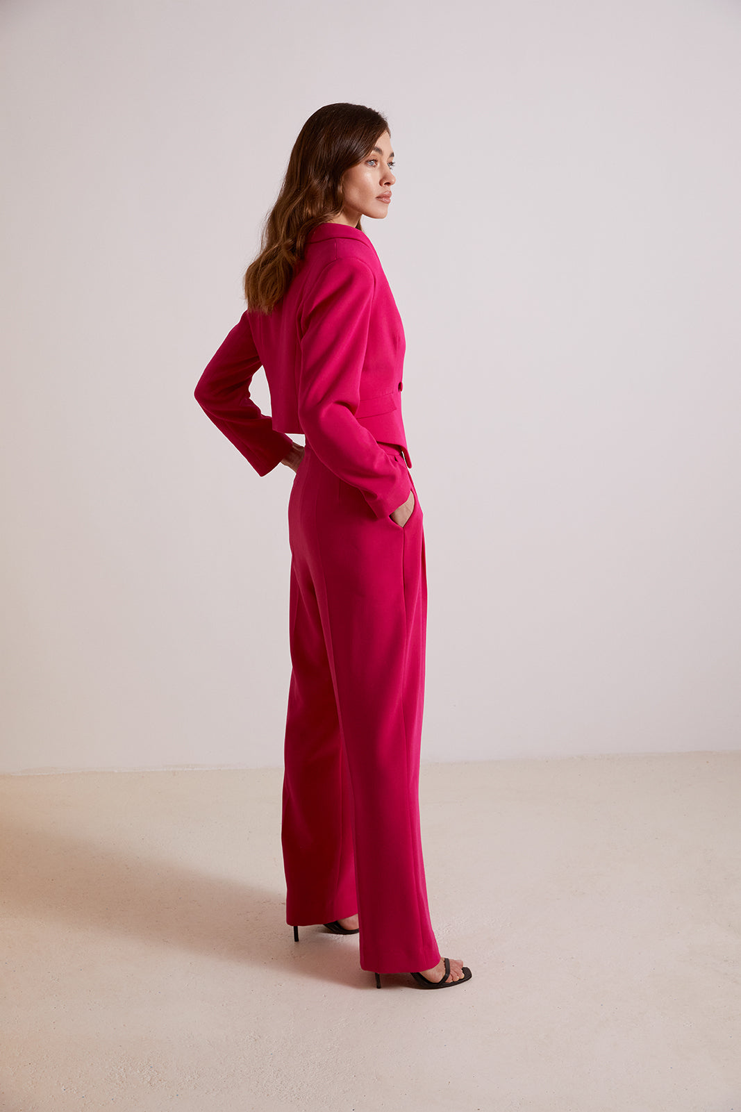 PANTALONES FUCSIA CON PLIEGUES