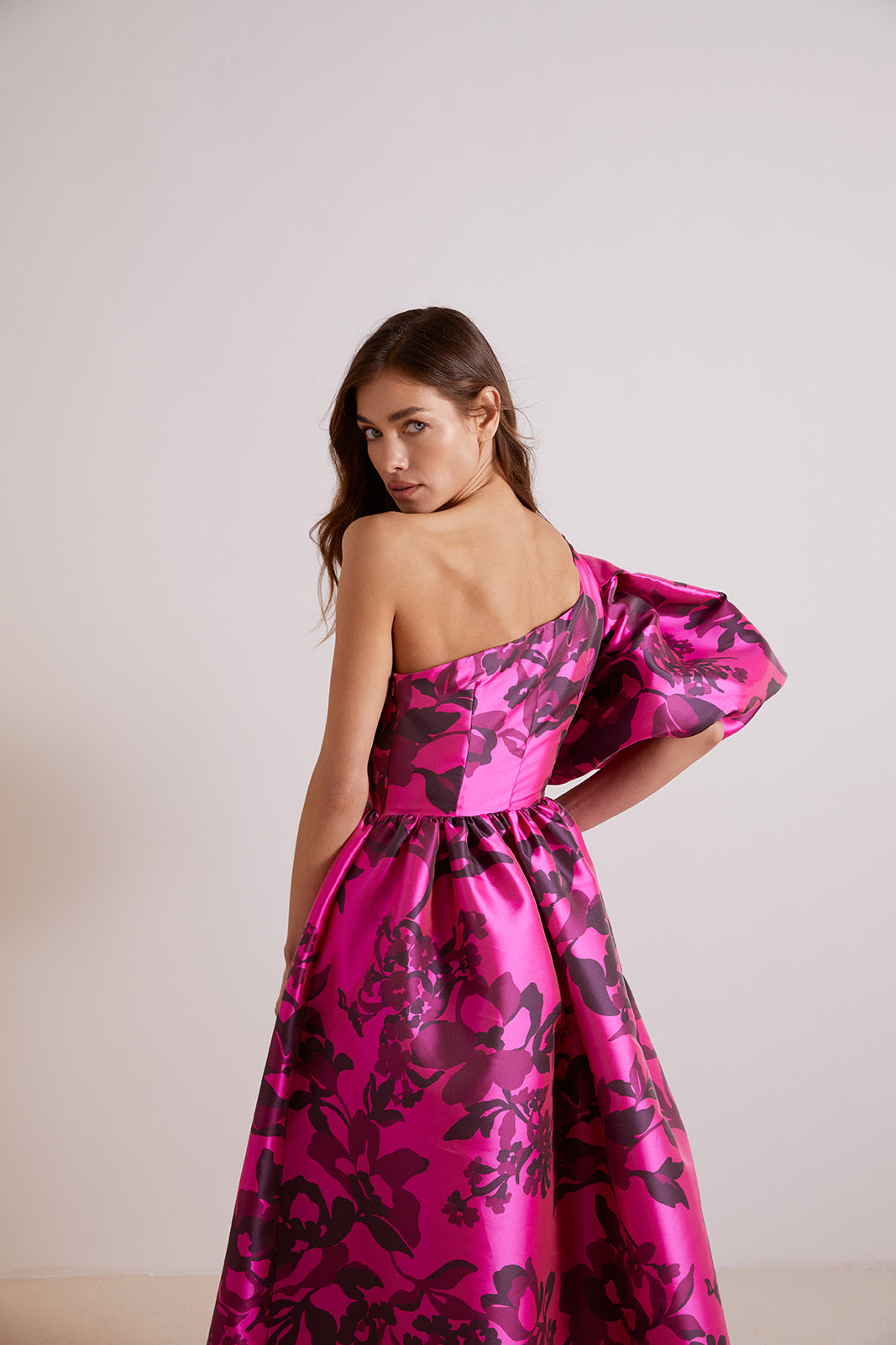 ROBE LONGUE ROSE ASYMÉTRIQUE MIKADO