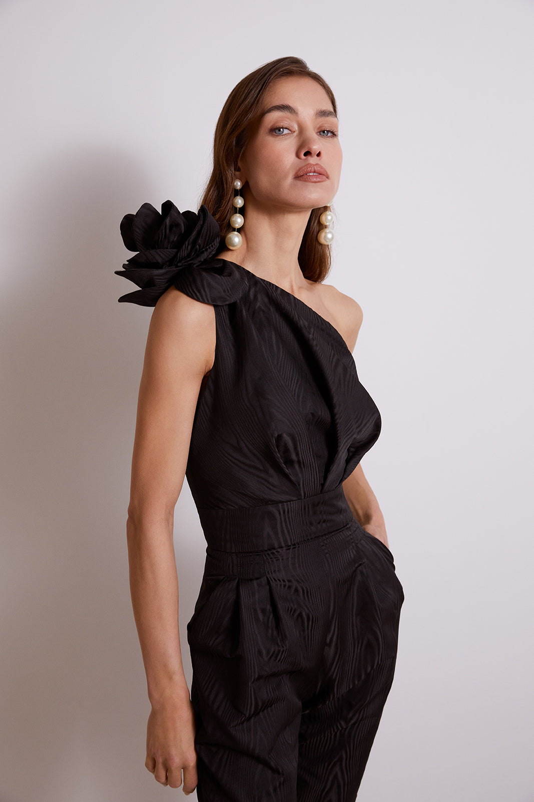 BLACK ASYMMETRICAL JUMPSUIT MUARÉ