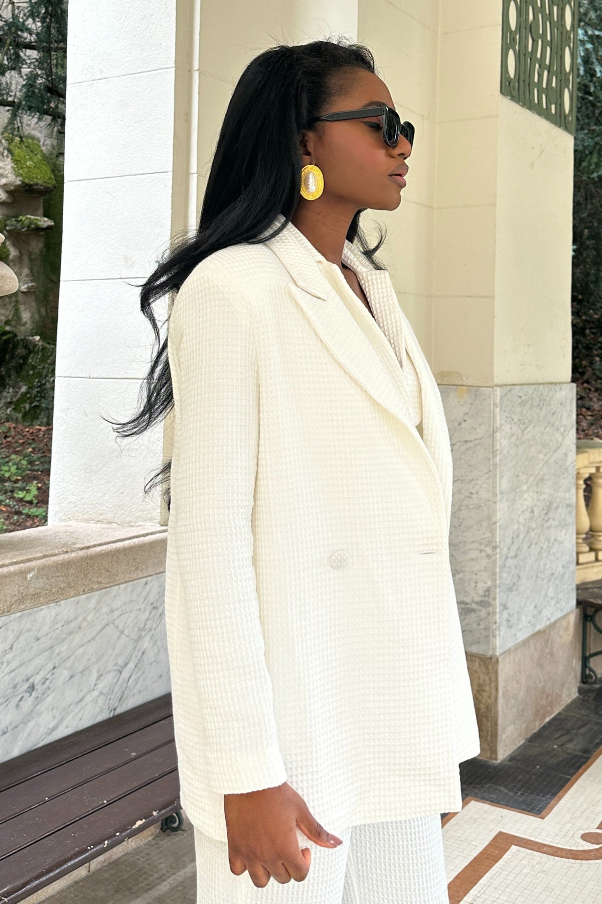 WHITE BLAZER WITH PLAIDS