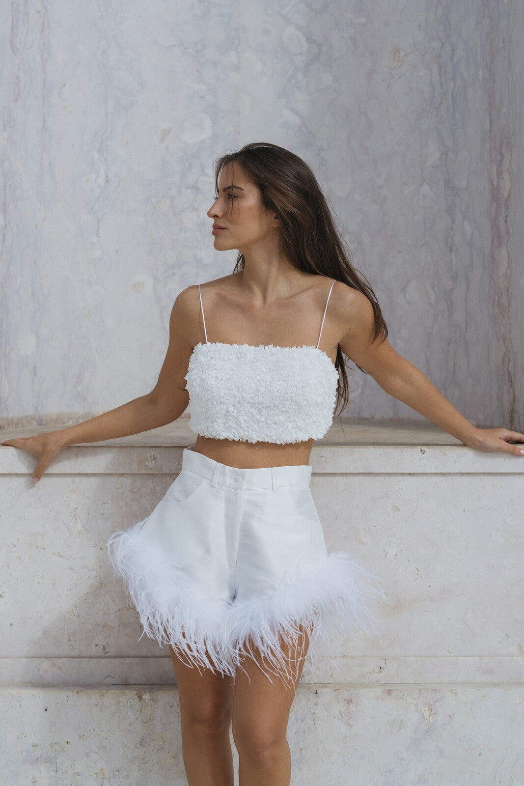 WHITE SHORTS WITH FEATHERS