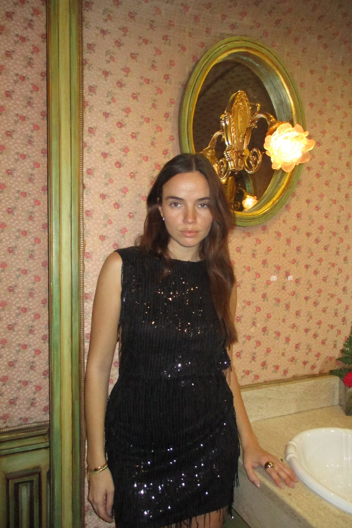 VESTIDO PRETO CURTO SEM COSTAS COM FRANJAS LANTEJOULAS