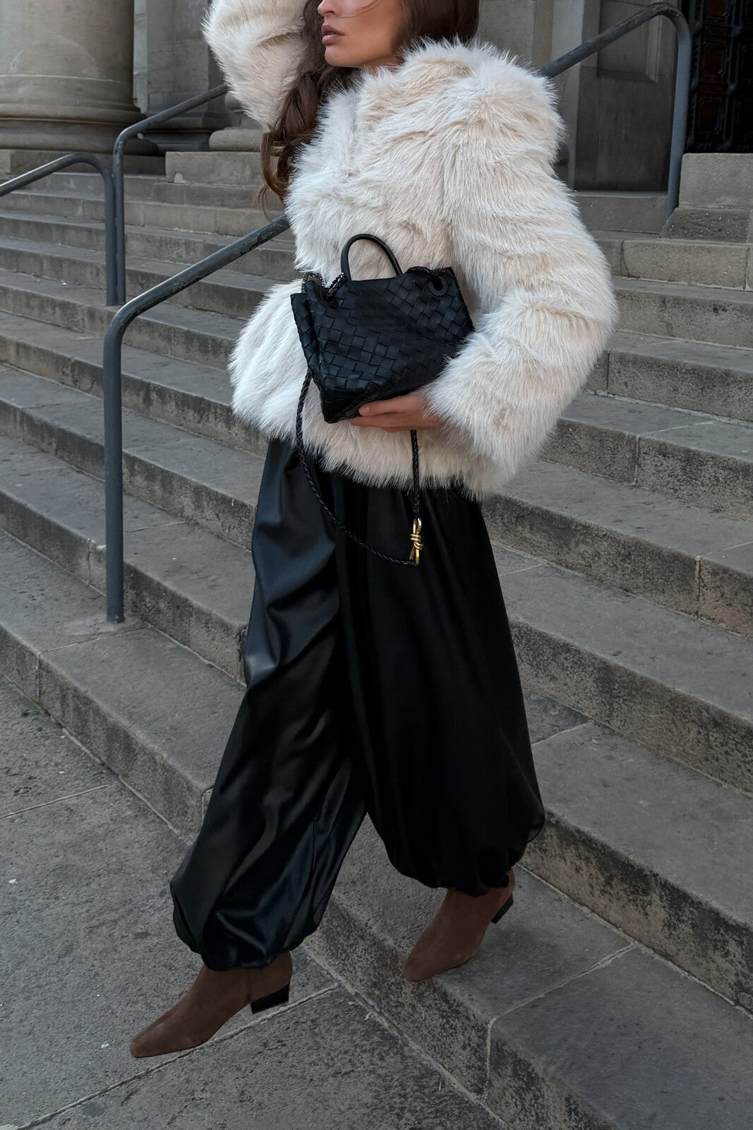 CALÇA PRETA CARDADA