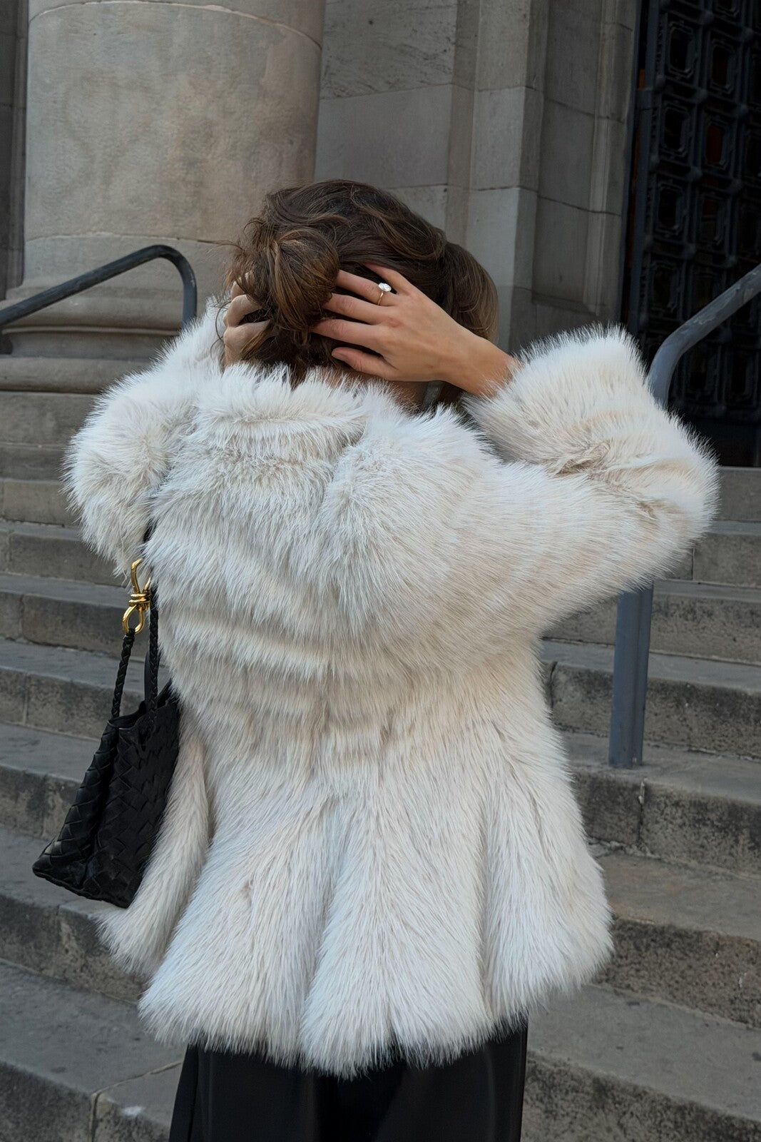 SHORT OFF-WHITE FAUX FUR COAT