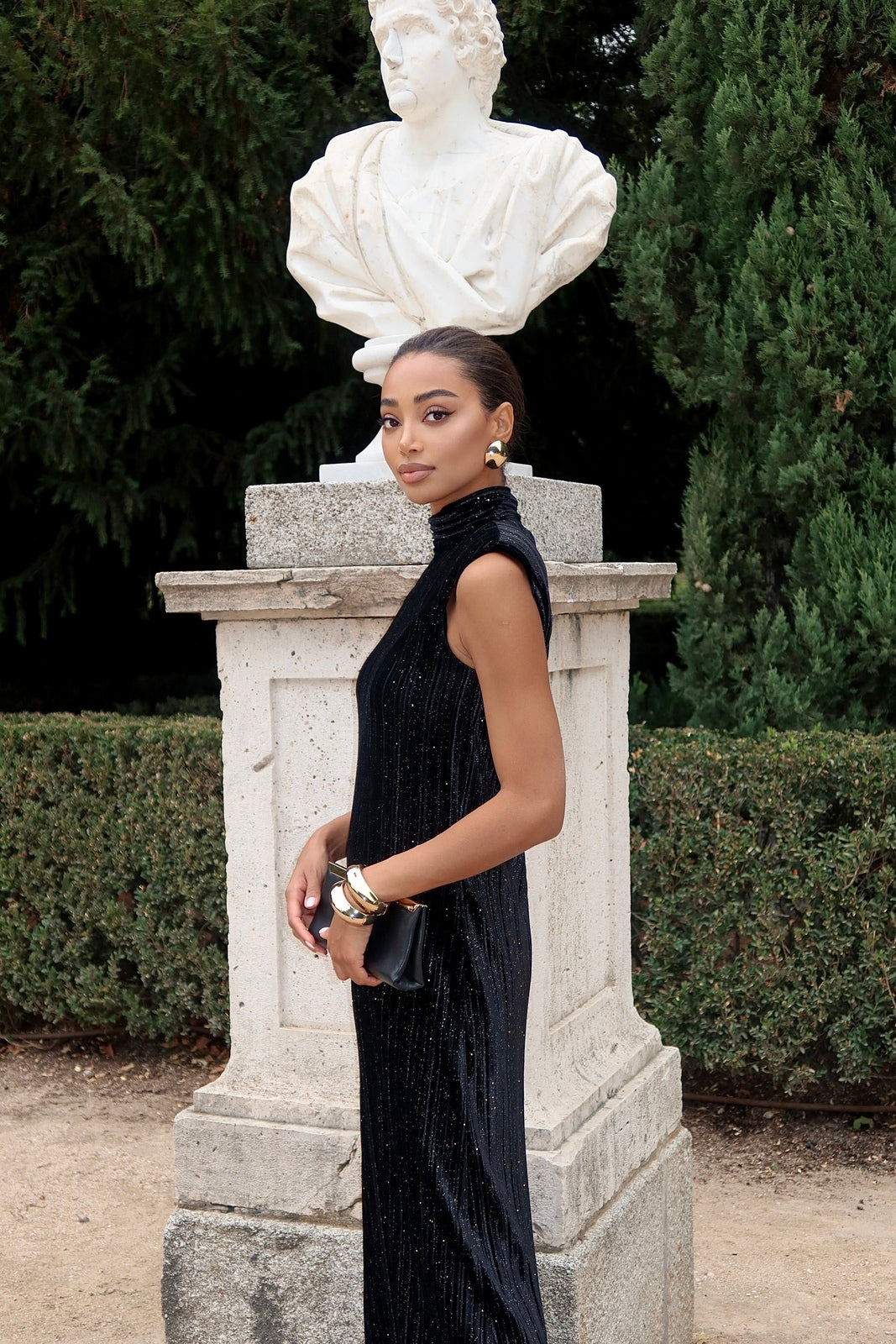 VESTIDO LONGO PRETO DE VELUDO COM GLITTER