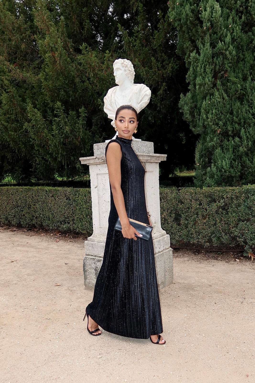 VESTIDO LONGO PRETO DE VELUDO COM GLITTER