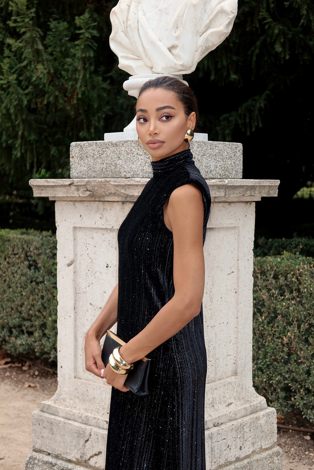 VESTIDO LONGO PRETO DE VELUDO COM GLITTER