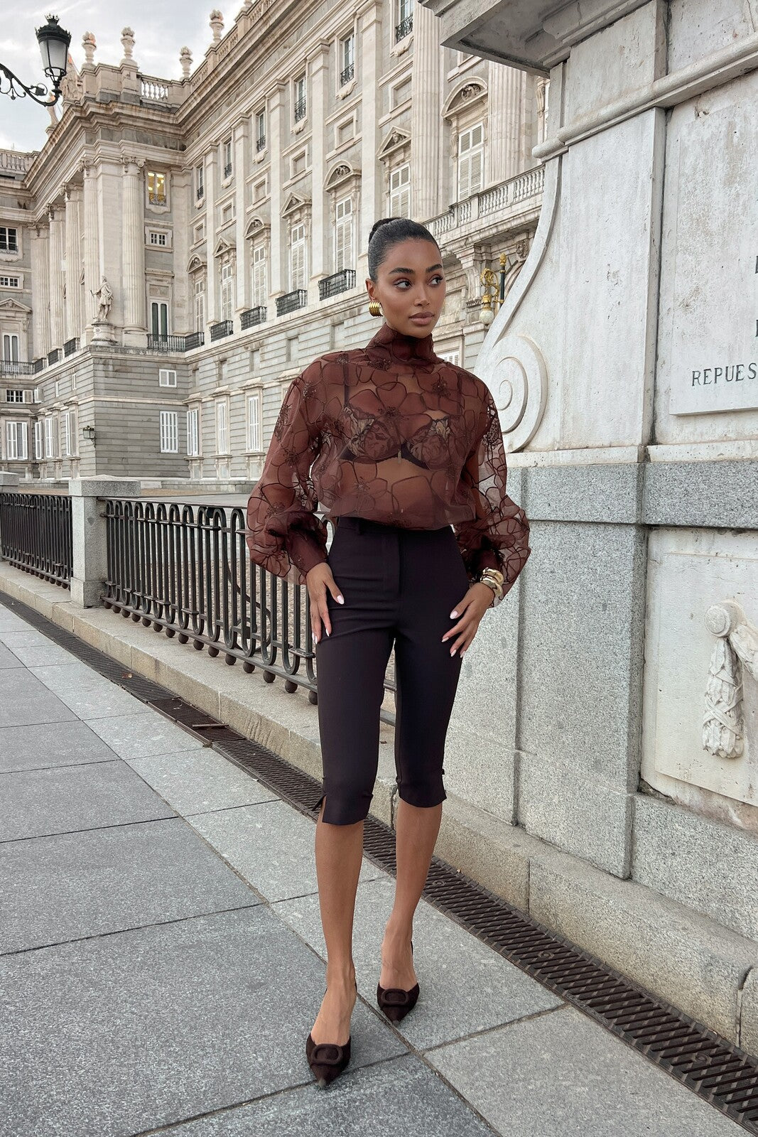 CALÇA CAPRI CASTANHA