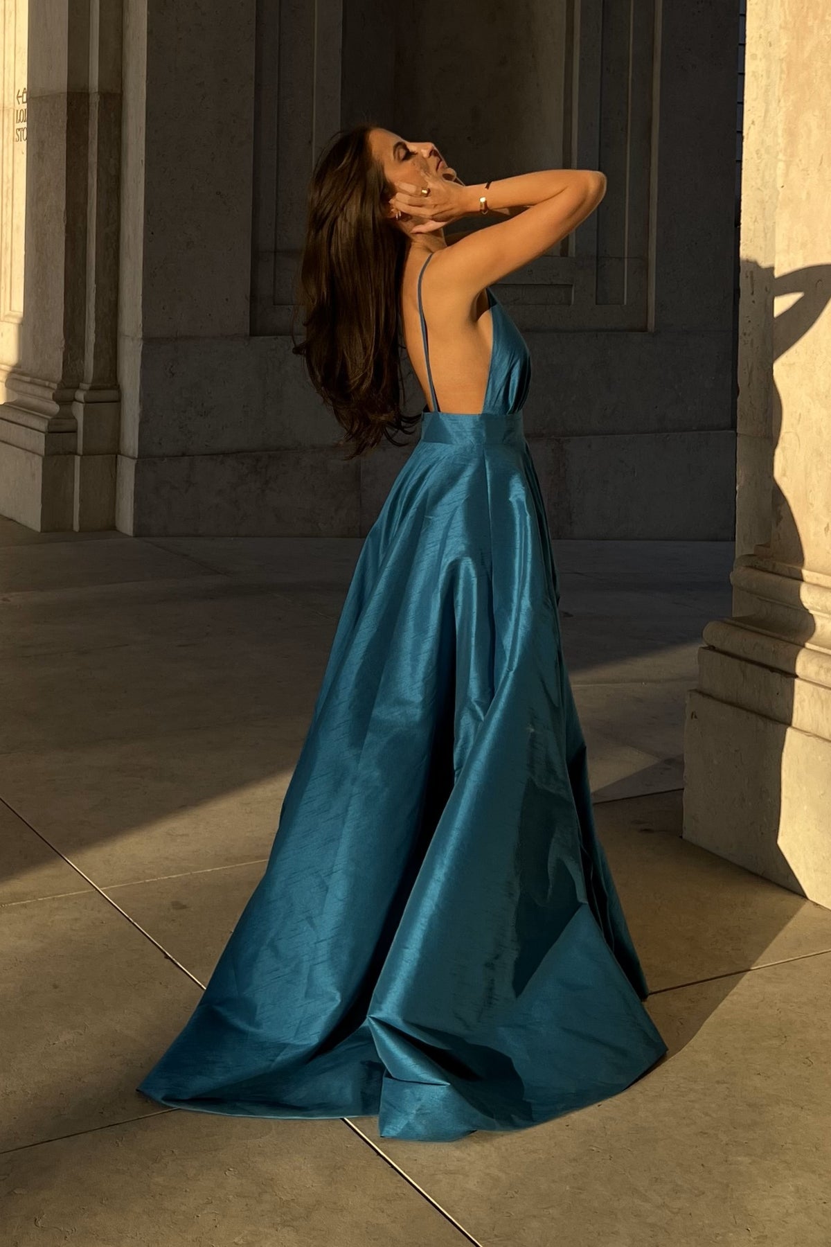 VESTIDO PRINCESA AZUL PETRÓLEO