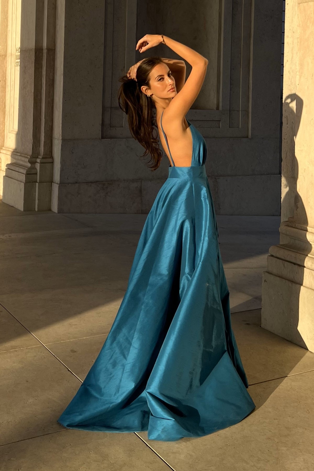 VESTIDO PRINCESA AZUL PETRÓLEO