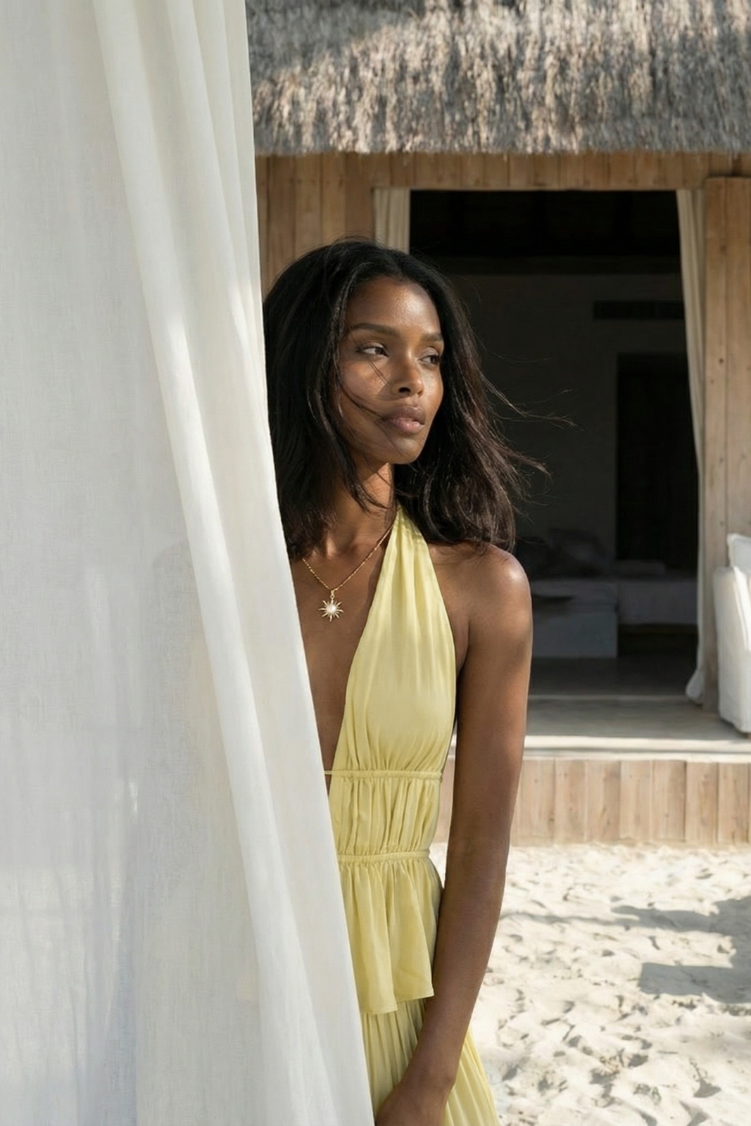 TOP HALTER AMARILLO CLARO CON ESPALDA ABIERTA