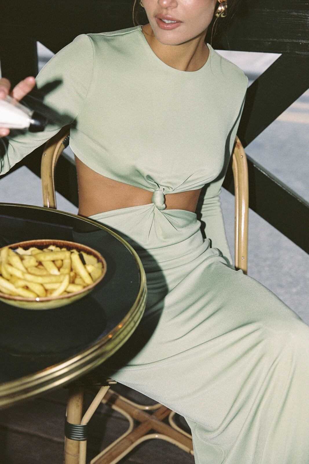 GREEN LONG DRESS WITH CUT-OUT AND FRONT KNOT