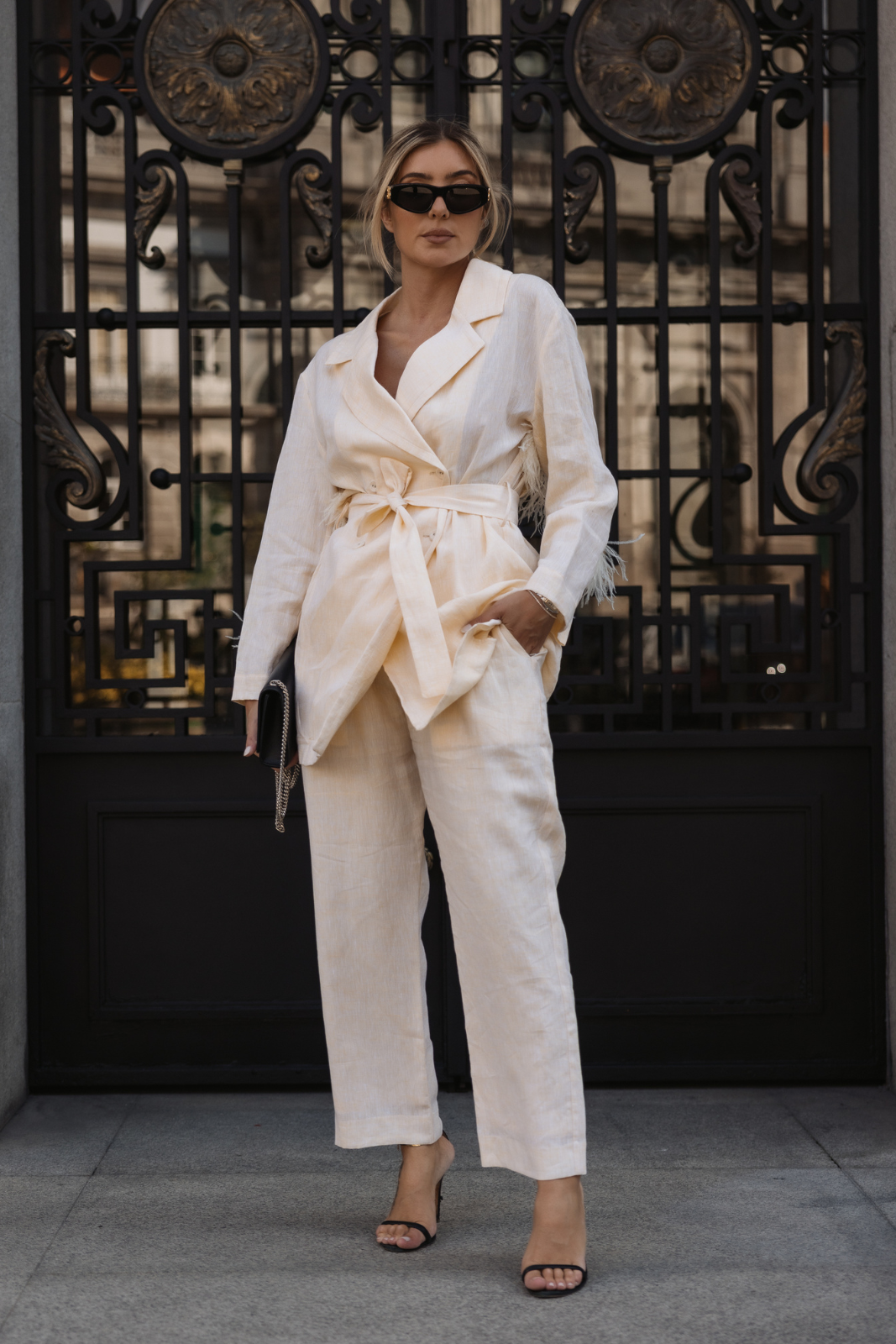 BLAZER AMARELO COM PLUMAS