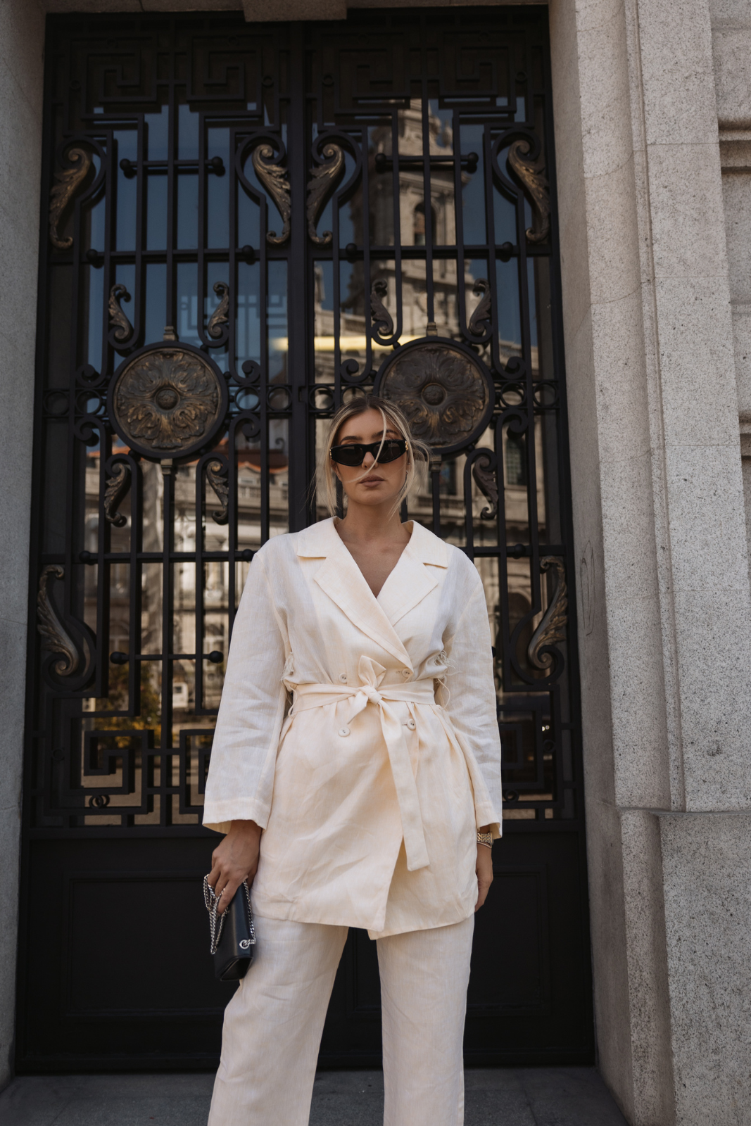 BLAZER AMARELO COM PLUMAS