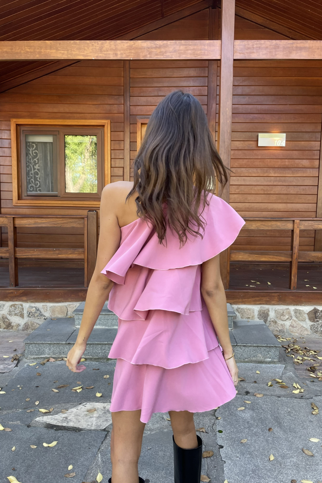 VESTIDO MINI ROSA FOLHOS