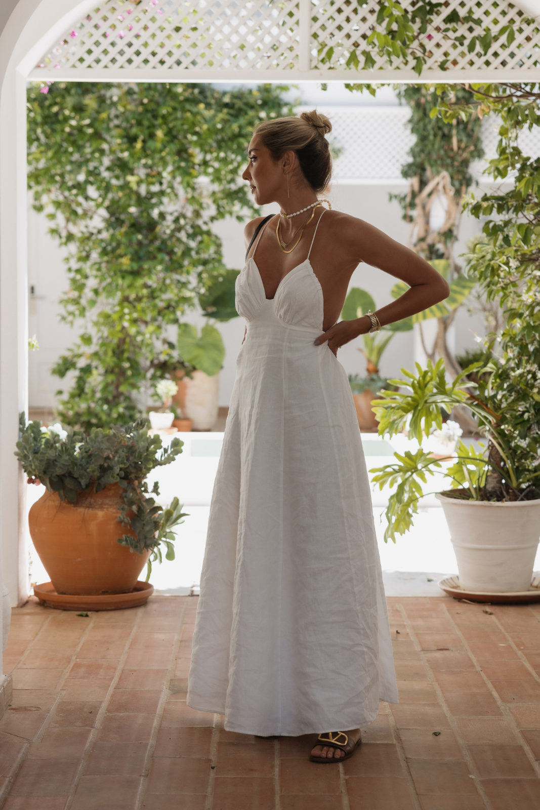 WHITE LINEN CROSS-STRAP DRESS