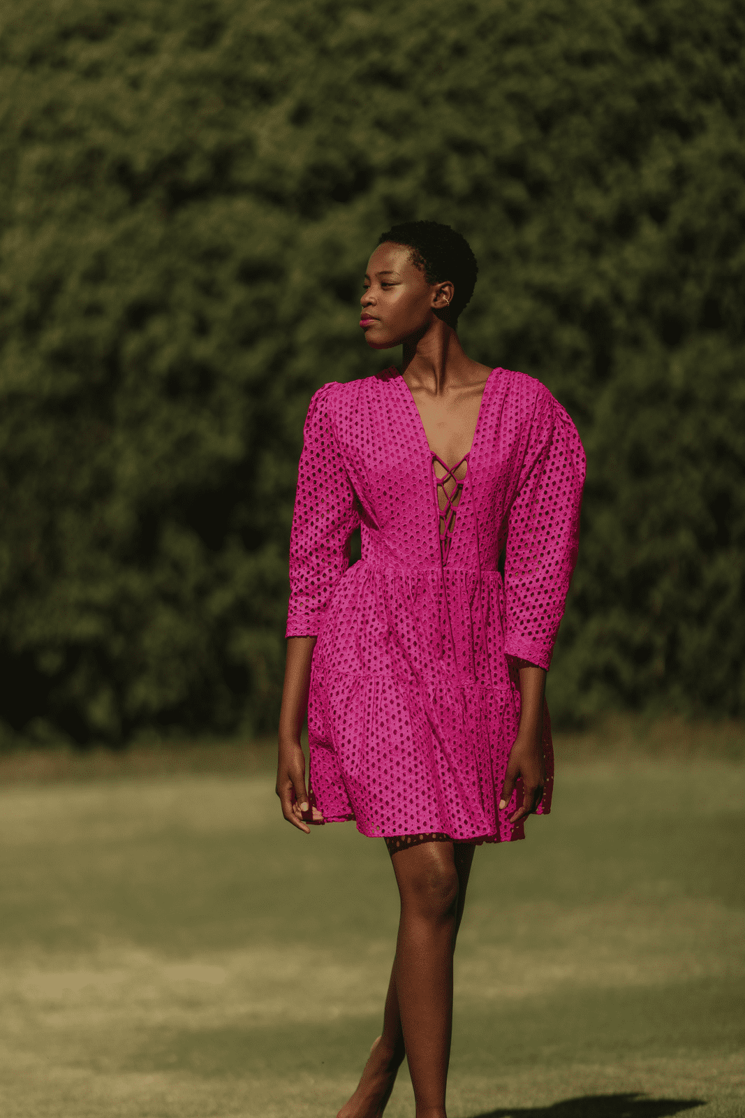 ROBE BRODÉE FUCHSIA ANGLAIS