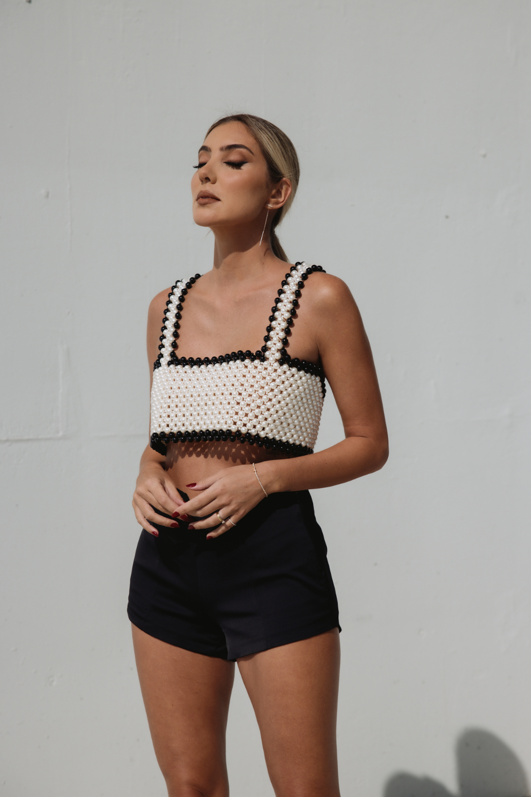 TOP PÉROLAS PRETO E BRANCO