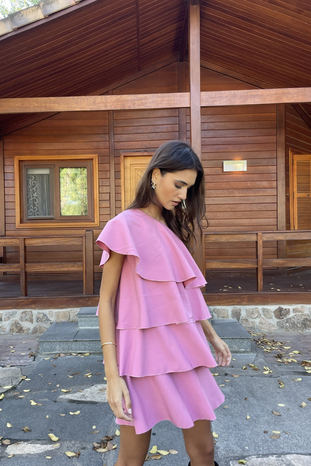 VESTIDO MINI ROSA FOLHOS