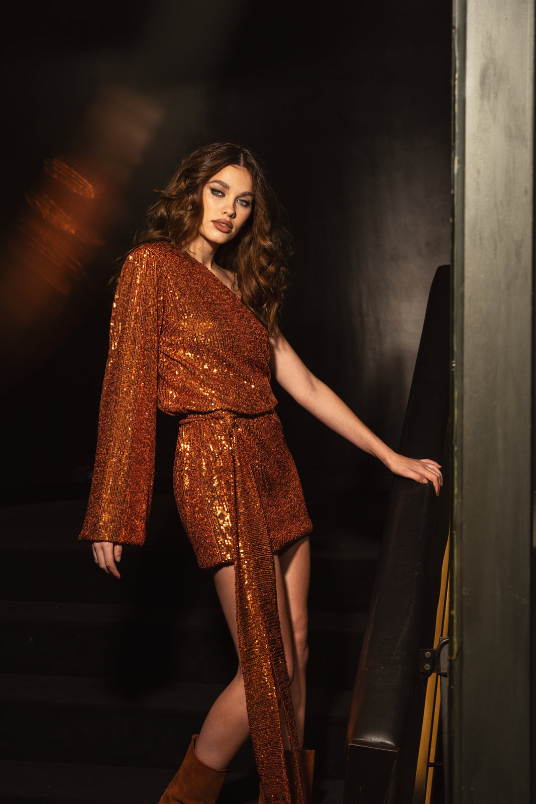 VESTIDO LANTEJOULA LARANJA