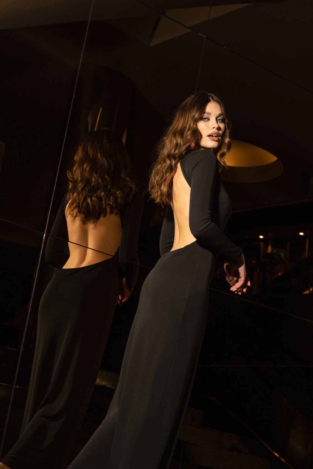 BLACK BACKLESS KNIT DRESS - KAO BLACK BACKLESS KNIT DRESS - KAO