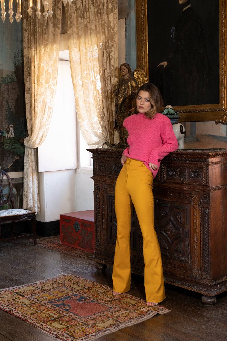 PINK KNITTED SWEATER WITH SHOULDERS