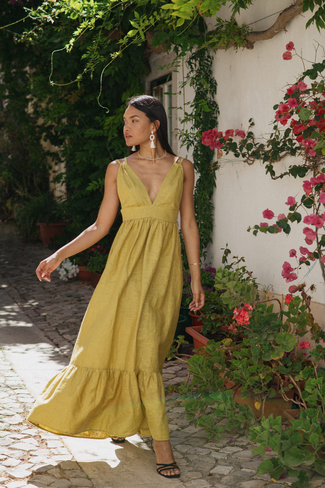 VESTIDO VERDE COM FOLHO