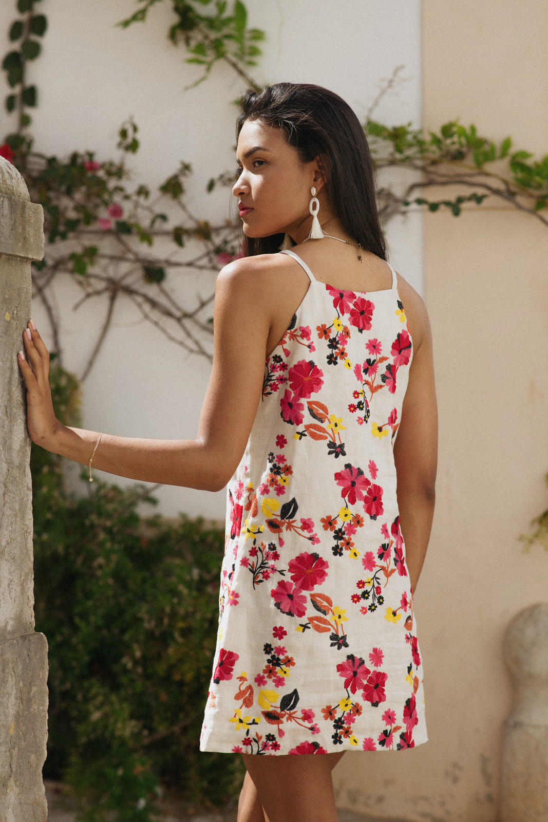 VESTIDO BRANCO FLORAL CURTO