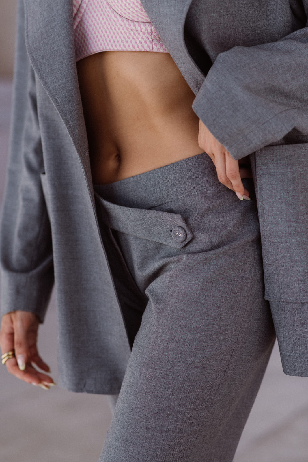 CALÇA CINZA