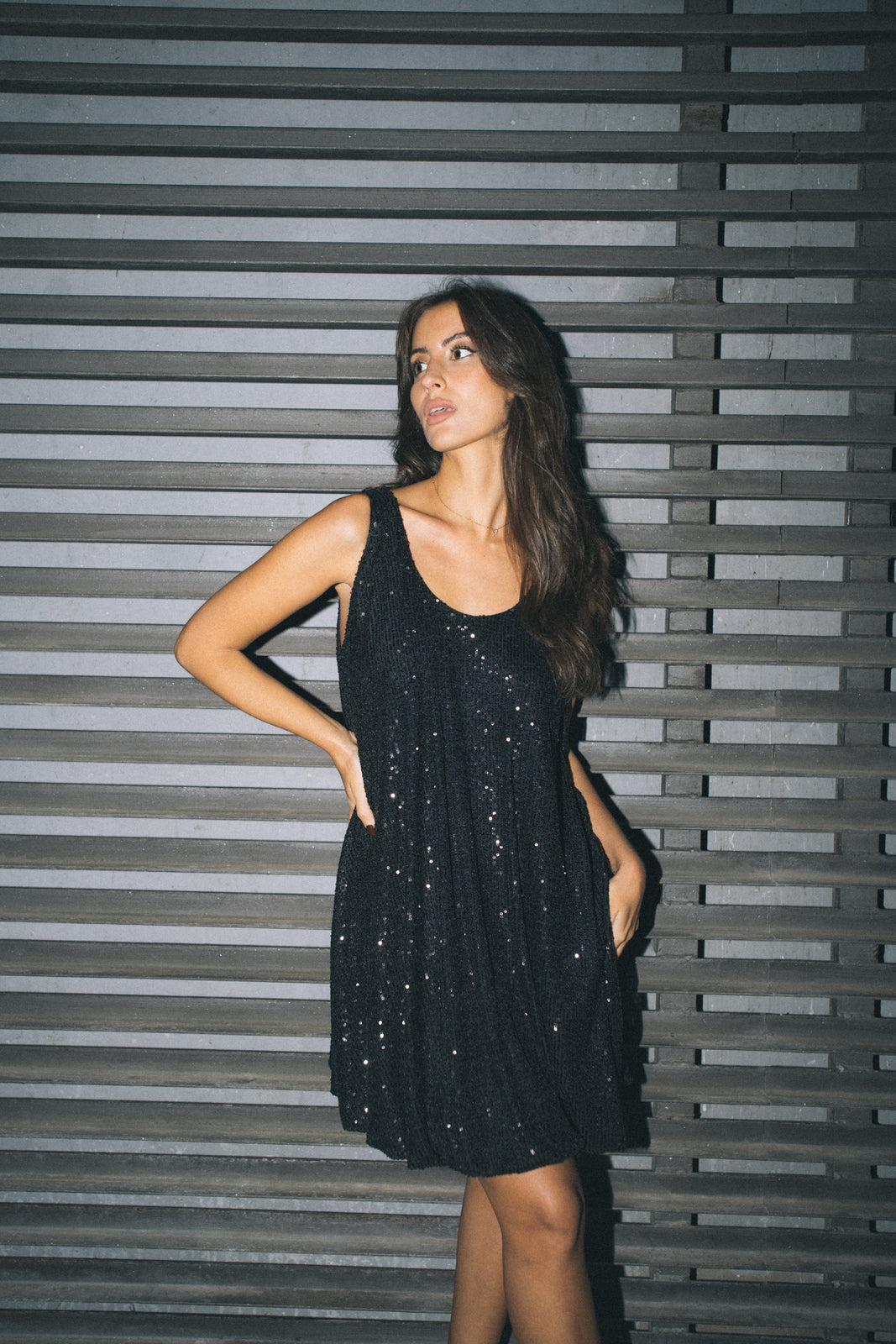 ROBE LONGUE À PAILLETTES NOIRES - KAOÂ