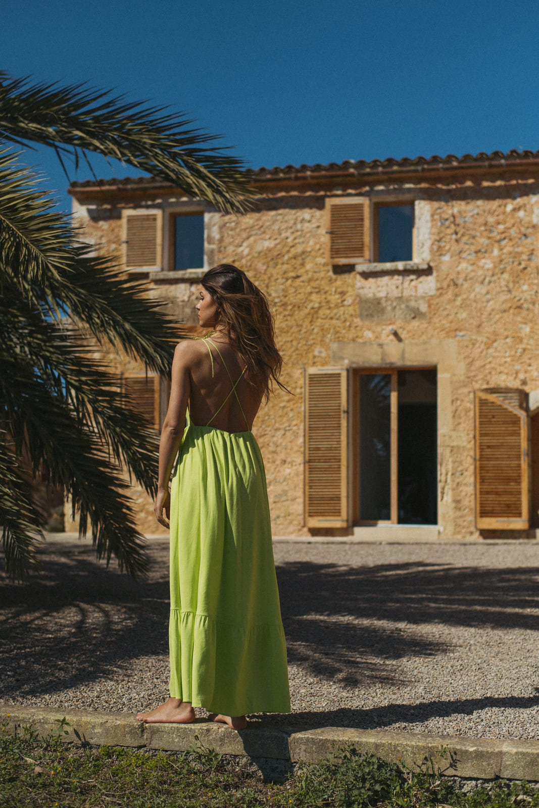 VESTITO IN LINO VERDE LIME CON SPALLINE INCROCIATE