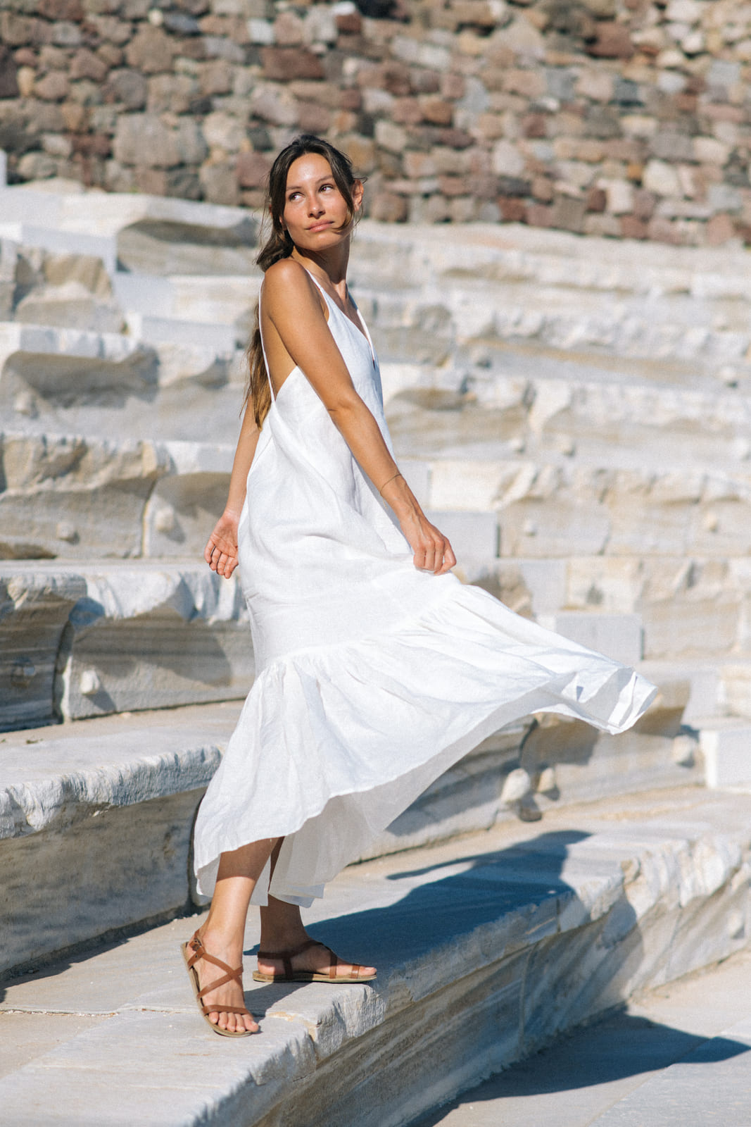 WHITE LINEN DRESS WITH FRILL