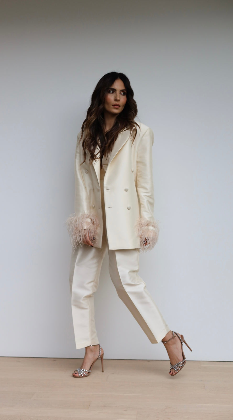 BLAZER OVERSIZE DI PERLA CON PIUME