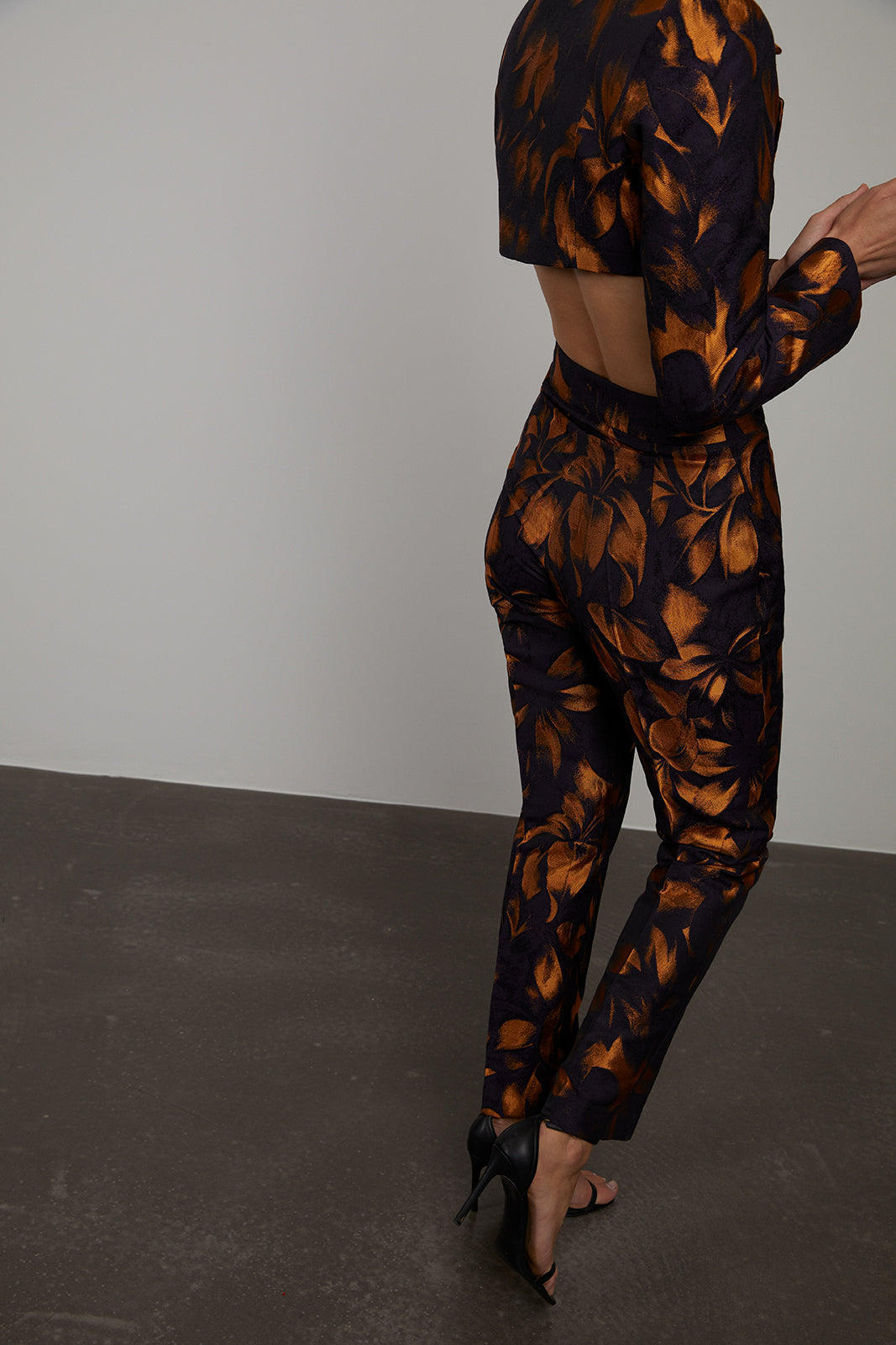 CASACO AZUL JACQUARD ESTAMPADO LARANJA FLORAL